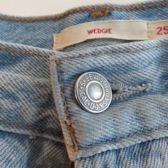 LEVI'S Wedgie Button Fly Light Wash Distressed Straight Leg Jeans - Size 27 - Picture 9 of 16